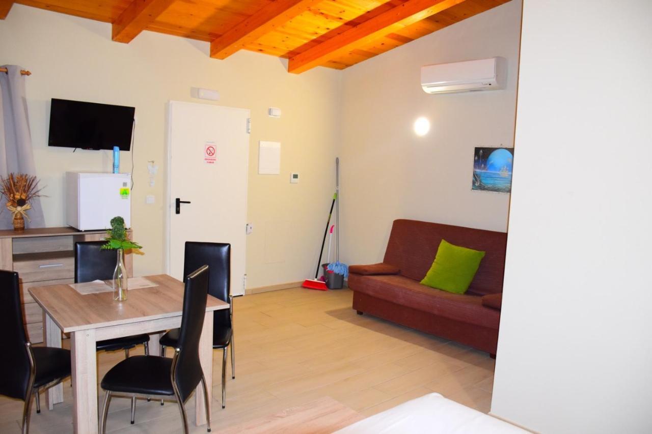 Apartamentos Giuliano Empuriabrava Exteriér fotografie